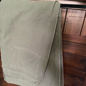 Vineyard Vines Green Chinos Versatile Everyday Wear